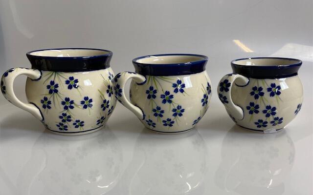 Ægte Polsk Keramik Krus 20 cl, Håndlavet og Håndmalet
Mønster: Forårs Glimt