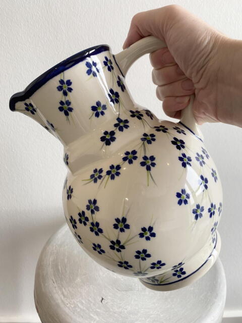 Ægte Polsk Keramik. Kande 1,75 L
Håndlavet og Håndmalet
Mønster "Forårs Blomster"