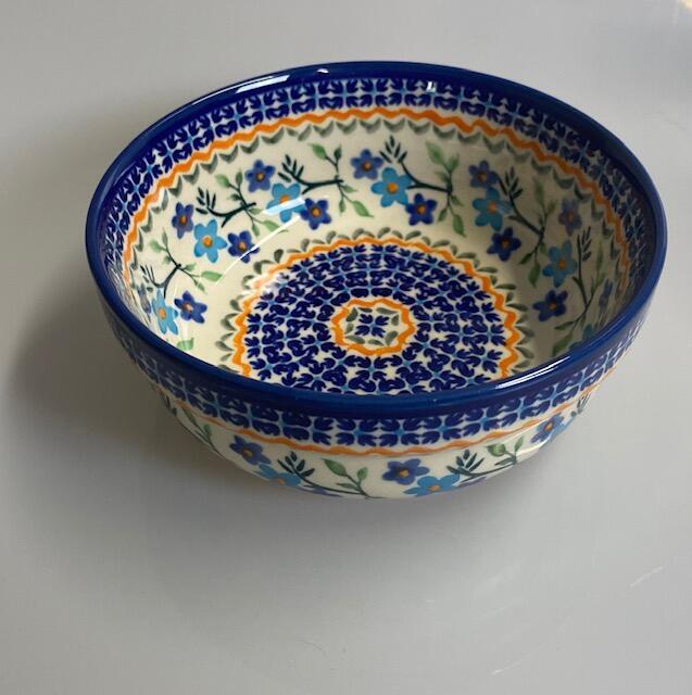 Ægte Polsk Keramik Müsli Skål
Håndlavet og Håndmalet
Mønster "Blomster Mosaik"