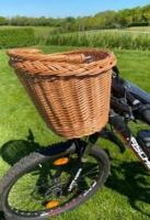 Cykelkurv til foran montering
Håndflettet i pil