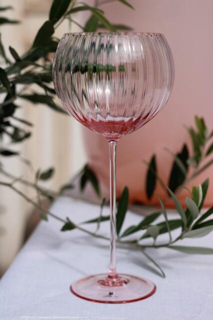 Lyon Redwine 580 ml
Farvede vinglas fra Anna von Lipa
Mundblæst krystal