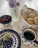 Perfekt kurv til morgenmadsbordet.
Håndflettet kurv til servering