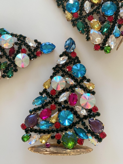 Julepynt med krystaller
Juletræ i vintage rhinsten
Håndlavet kunst fra Tjekkiet