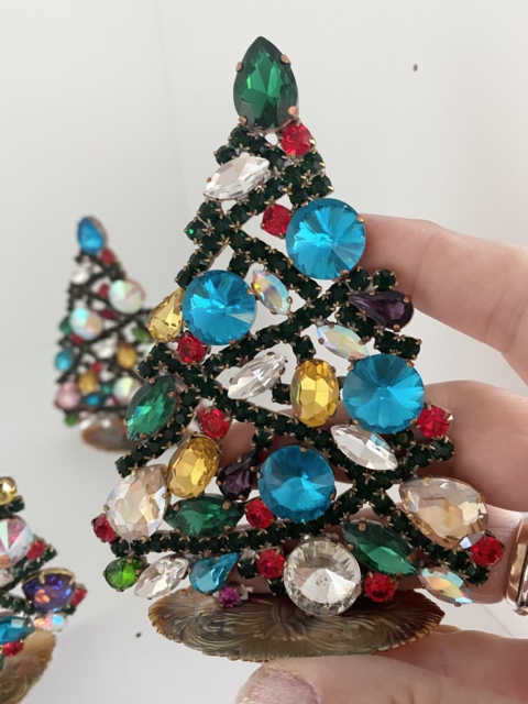 Julepynt med krystaller
Juletræ i vintage rhinsten
Håndlavet kunst fra Tjekkiet