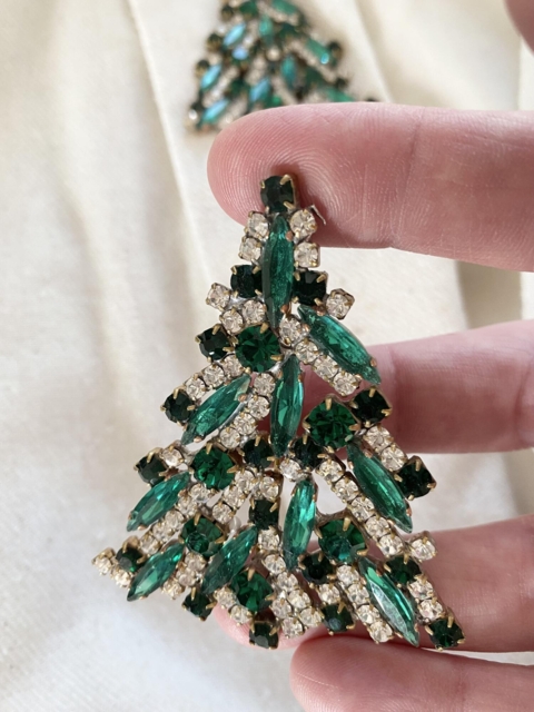 Julebroche
Broche i vintage rhinsten
Tjekkisk Glaskunst