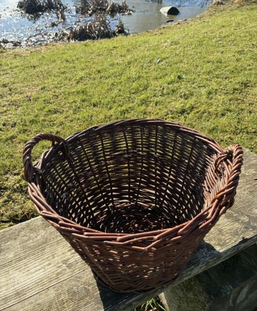 Brændekurv til stuen